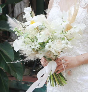 Thiết Kế Hoa Cầm Tay Cô Dâu